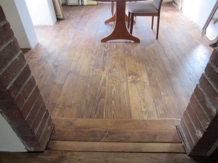 an image of a wooden floor being viewed from the top down on a computer screen