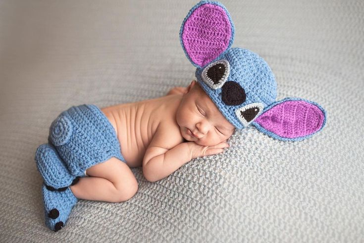 Disney Characters Stitch, Baby Halloween Costumes Newborn, Cool Gifts For Teens, Crochet Symbols, Baby Halloween Costumes, Newborn Baby Photography, Baby Shark, Newborn Photoshoot, Baby Disney