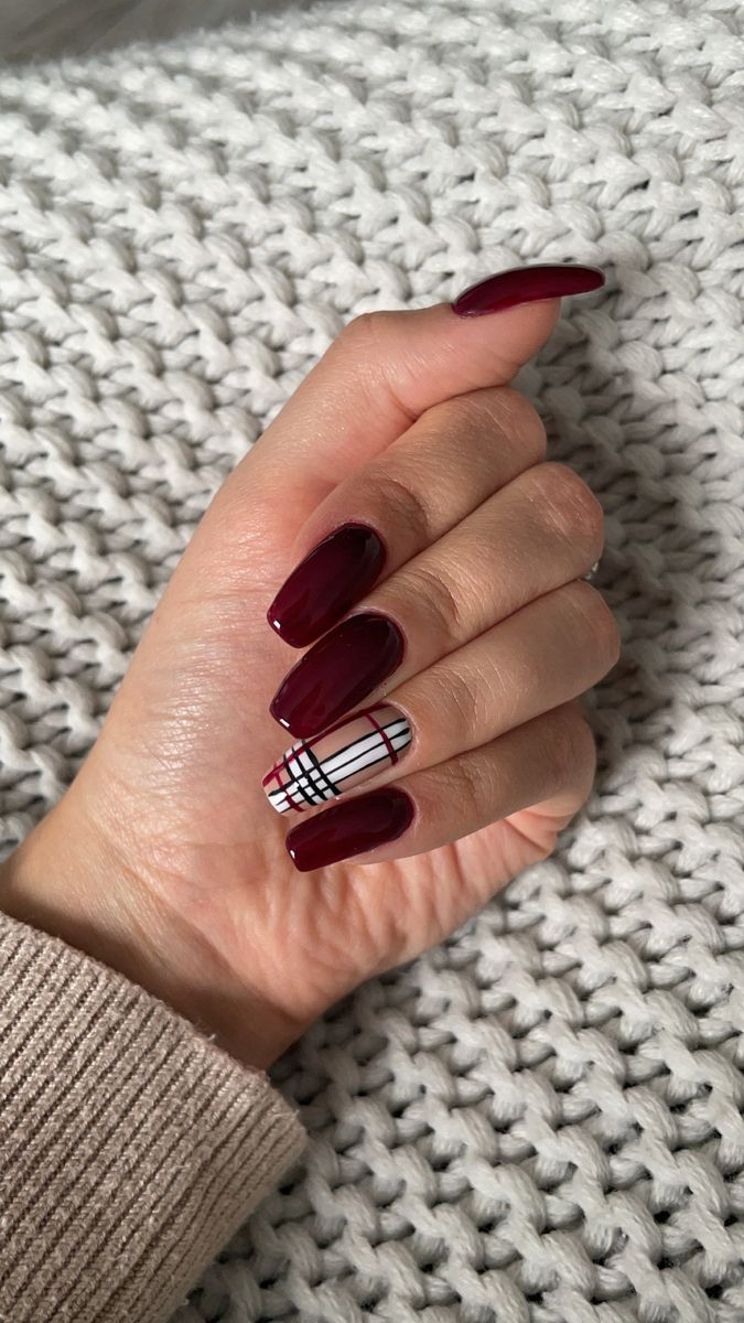 Maroon Burberry Nails, Deep Burgundy Nails Acrylic, Burberry Nail Art, Burberry Inspired Nails, November Aesthetic Nails, Burberry Nails Coffin, Burgundy Checkered Nails, Burberry Plaid Nails, Fall Nails Flannel