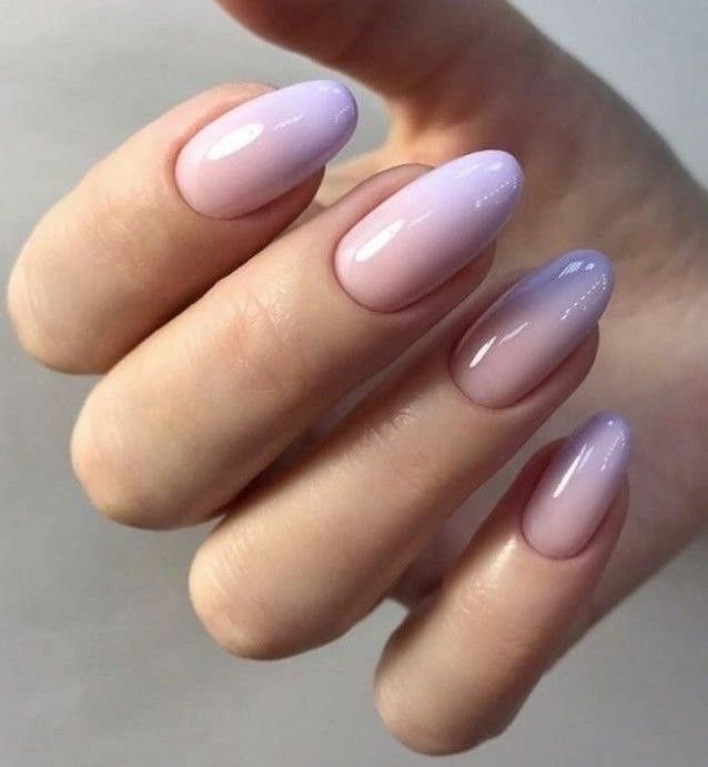 Ombre Shellac Nails, Purple Simple Nails, Lilac Nails Design, Ombre Gel Nails, Purple Ombre Nails, Unghie Sfumate, Hard Gel Nails, Lilac Nails, Purple Acrylic Nails