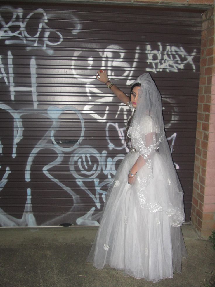 bride graffiti ghetto grungy gothic wedding dress night time Ruined Wedding Dress, 90s Grunge Wedding, Grunge Wedding Aesthetic, Punk Wedding Ideas, Metalhead Wedding, Punk Wedding Dress, Grungy Wedding, Emo Wedding Dresses, Teuta Matoshi Gown