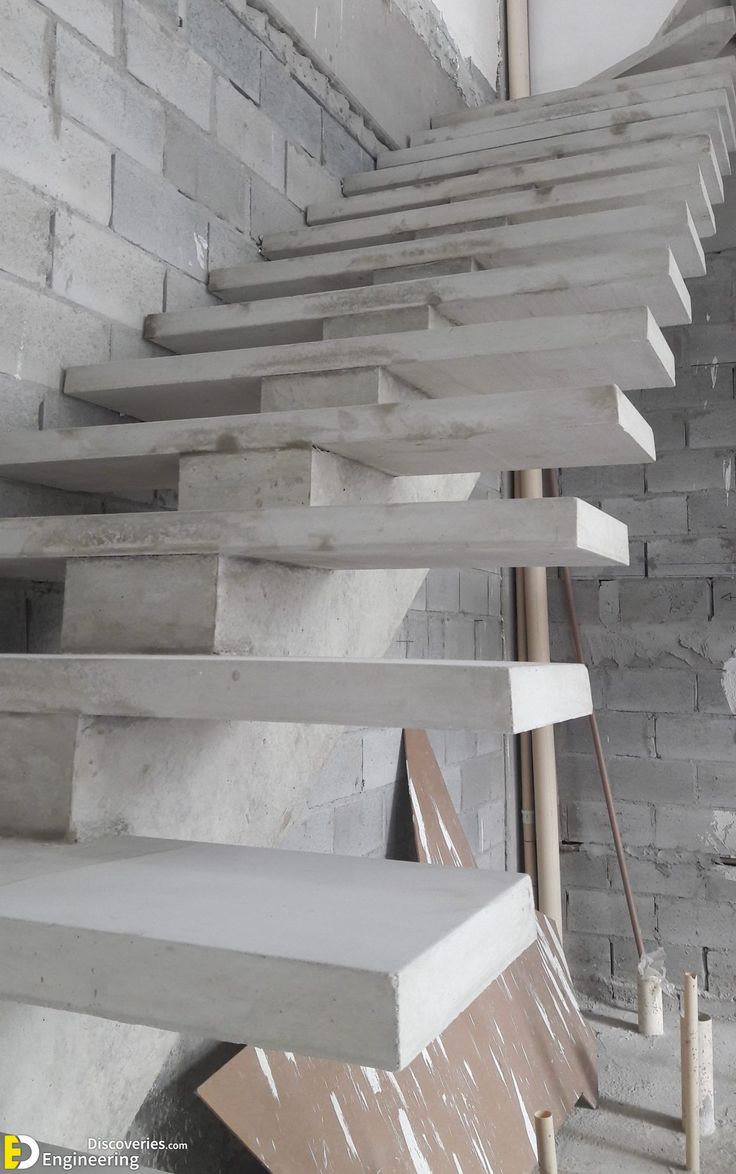 the stairs are made of concrete blocks and have been placed on top of each other