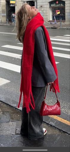 Big Red Scarf, Fall Wardrobe Aesthetic, Antwerp Street Style, Autumn Outfits Colourful, Outfit With Red Scarf, Scarf Outfits Aesthetic, Red Scarf Outfit Aesthetic, Winter Outfit Inspo Cold, Warm Outfits Aesthetic