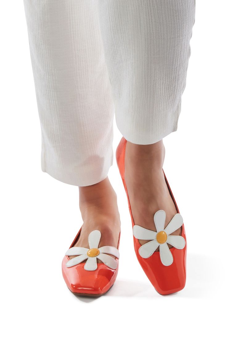 A whimsical daisy appliqué enriches the instep of a glossy flat fashioned with a square toe for contemporary appeal. Synthetic upper/synthetic and textile lining/synthetic sole Imported Katy Perry Shoes Collection, Apple Mint, Setting Sun, Fuchsia Pink, Katy Perry, Fashion Flats, Womens Flats, Daisy, Nordstrom