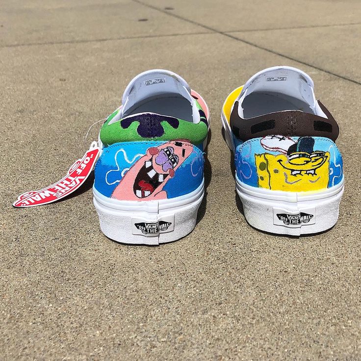 Spongebob Painted Shoes, Scooby Doo Custom Shoes, Spongebob Custom Air Force 1, Custom Shoes Simpson, Vans Spongebob, Spongebob And Patrick, Custom Vans, Hoka Running Shoes, Running Shoes