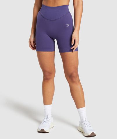 Fitted Moisture-wicking Purple Shorts, Gymshark Shorts, Girl Walk, Seamless Shorts, Stretches For Flexibility, Gymshark Women, Purple Shorts, Cycling Shorts, It Girl