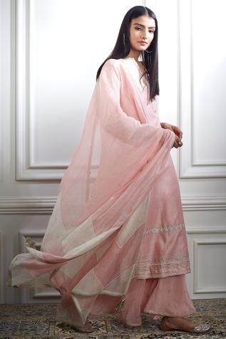 Shop for Mandira Wirk Pink Chanderi Kurta Sharara Set for Women Online at Aza Fashions Mandira Wirk, Embroidered Sharara, Kurta Sharara Set, Pink Kurta, Kurta Sharara, Sharara Set, Set For Women, Aza Fashion, Floral Motif