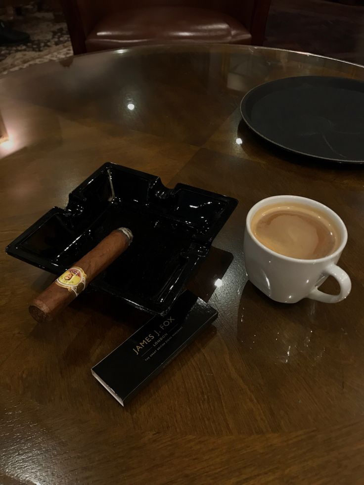 Coffee And Cigars Aesthetic, Cigars And Coffee, Outfit Ideas Paris, Photography Icon, Cohiba Cigars, Night Luxe, Premium Cigars, Paris Luxury, Good Cigars