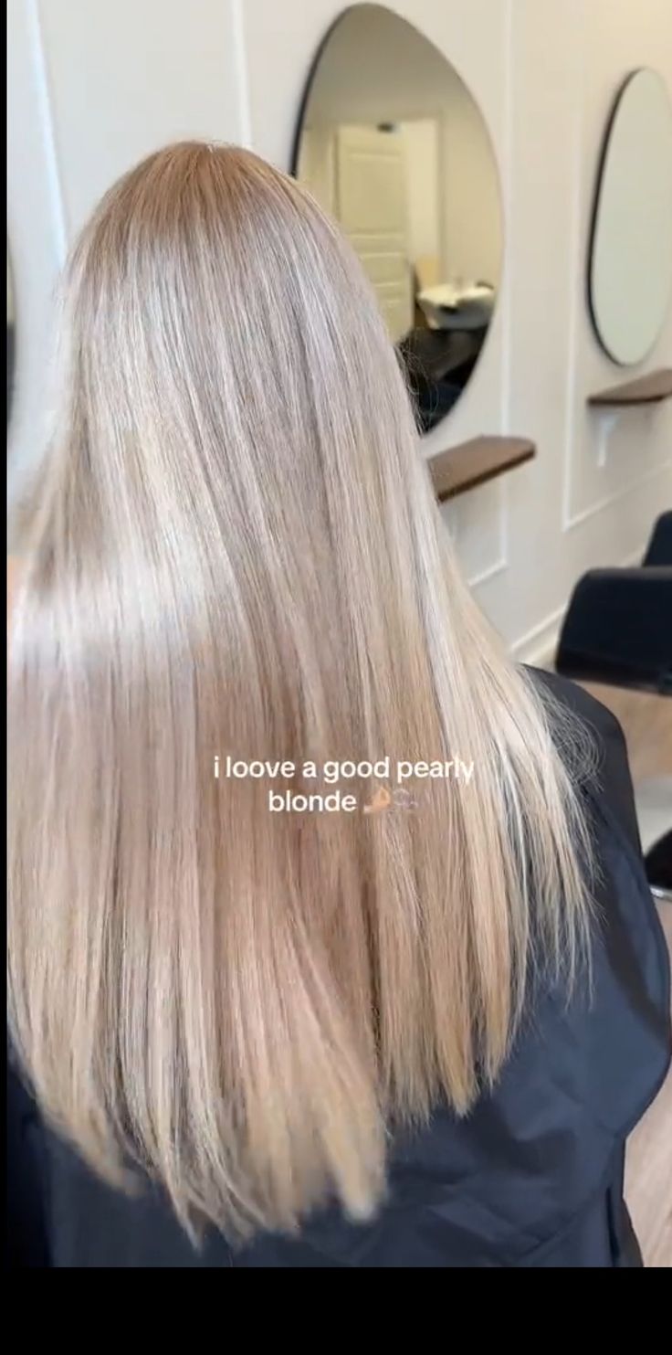 Pearly blonde ✨️ Blonde Balayage Pearl, Pearly Blonde Hair, Pearl Blonde Highlights, Pearl Blonde Hair, Pearl Blonde, Straight Blonde Hair, Princess Hair, Beauty Inspo, Princess Hairstyles