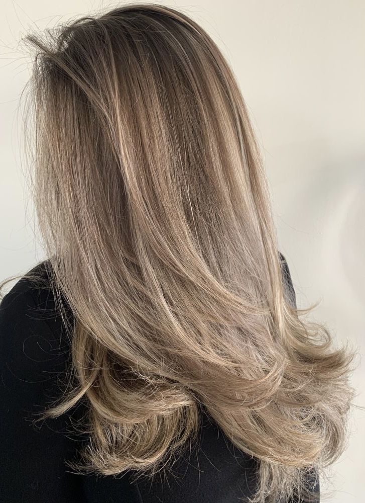 Subtle Brown To Blonde Balayage, Balayage Brown With Blonde, Light Brown Balayage Hair Blonde, Balayage Hair Beige Blonde, Balayage Highlights Light Brown Hair, Light Brown Balayage Asian Hair, Natural Balayage Dark Blonde, Highlight For Light Brown Hair, Balayage On Mousy Brown Hair