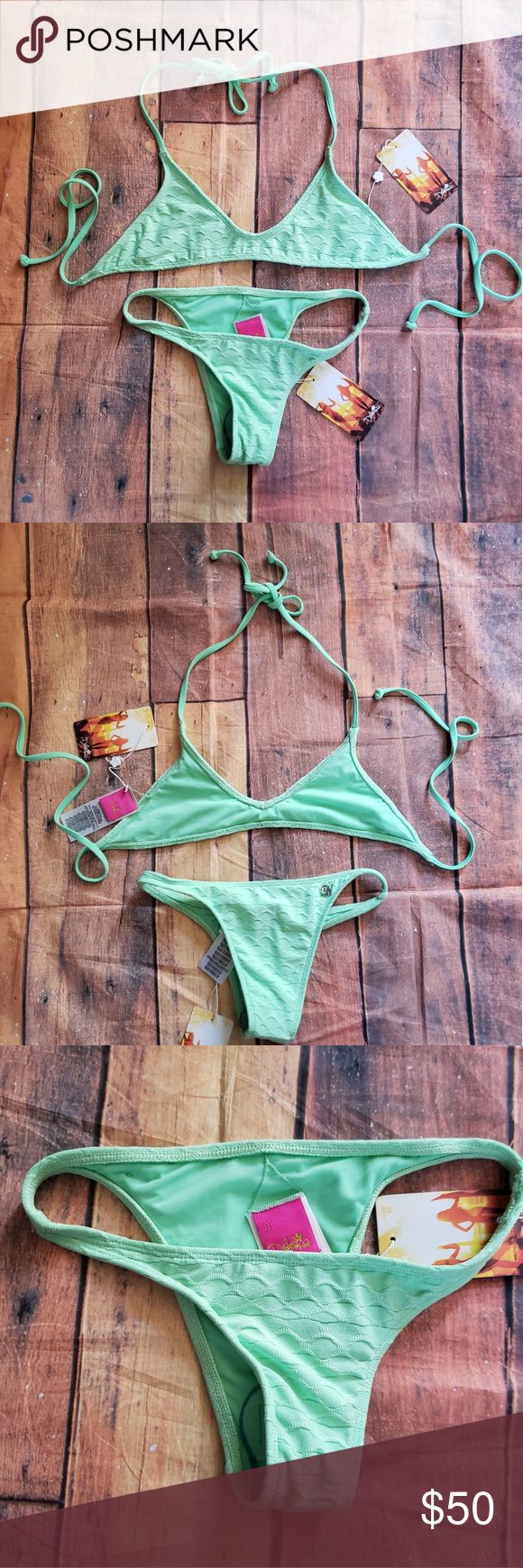 Dakine Puakai Bikini Top & Bottom Mint Sz S NWT New with tags, size small, in mint green. Both top & bottom. Featuring halter style top with neck & back ties, hipster cut bottom, fully lined. Dakine Swim Bikinis Halter Style, Mint Green, Top Styles, Designer Handbags, Mint, Tags, Fashion Design, Green, Fashion Trends