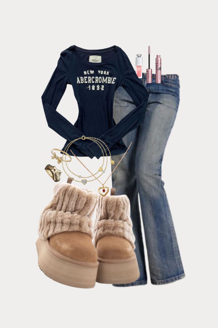 Cold Weather Outfits Flare Jeans, Fall Rainy Day Outfits Aesthetic, 2000s Fashion Winter Outfits, Outfit Ideas With Uggs Boots, Rainy Day Outfit Y2k, Cute Outfit Inspo For School Winter, Fall Sweats Outfits, Cute Uggs Outfits Winter, Uggs Outfit Y2k