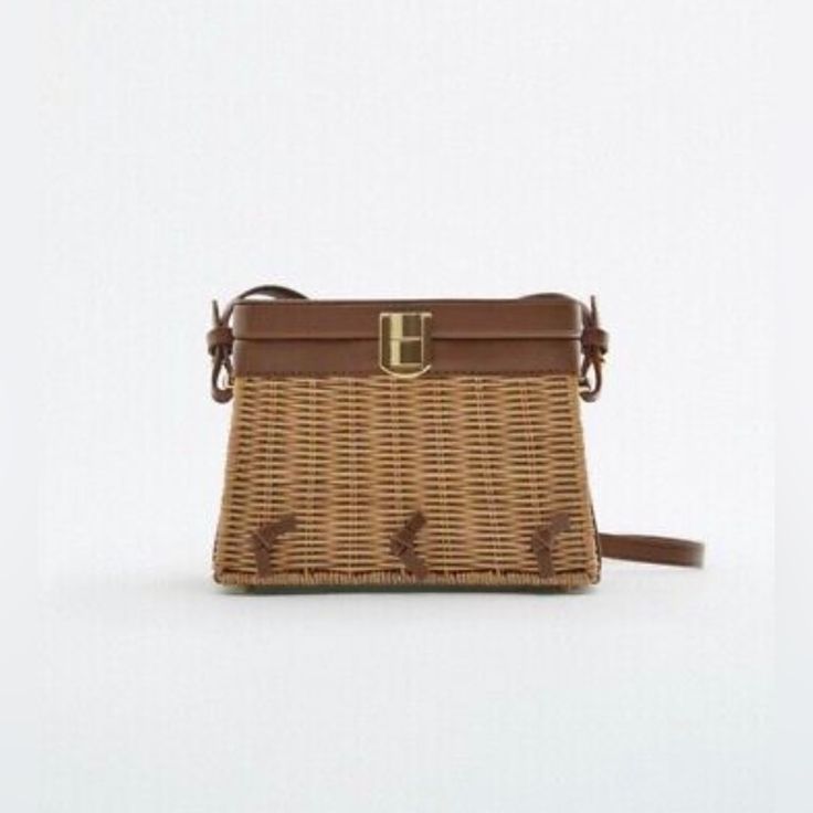 Nwt Zara Rattan Box-Shaped Bag Chic Brown Straw Bag With Removable Pouch, Brown Rectangular Box Bag For Summer, Brown Rectangular Shoulder Bag For Shopping, Light Brown Rectangular Straw Bag For Shopping, Brown Box Bag For Summer, Chic Brown Straw Crossbody Bag, Chic Brown Box Bag For Summer, Brown Rectangular Box Bag, Chic Brown Rectangular Case Bag