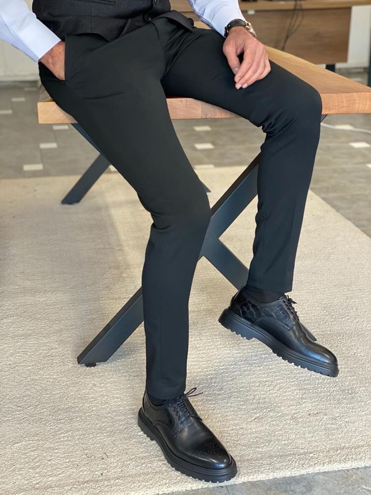 Collection : AUTUMN / WINTER - 21 - 22Production : slim fit lycra fabric trousers.Color : blackContent: 65 viscon% 30 pes % 5 elestan.Available size: 30 -31 - 32 - 33 - 34 - 36 - 38 Formal Black Pants With Side Pockets, Black Business Bottoms With Side Pockets, Black Straight Chinos For Business, Black Tapered Leg Chinos For Business, Business Black Chinos With Welt Pockets, Black Chinos With Welt Pockets For Business, Tailored Black Pants With Side Pockets, Business Pants With Side Pockets, Casual Black Business Chinos