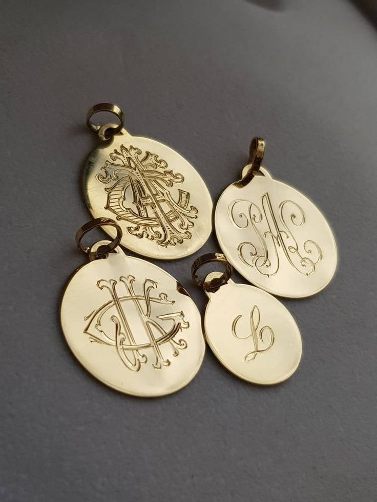 Gold 18k or Sterling Initial Hand Engraved Disc . Beautiful solid 18k gold disc or sterling pendant/charm that can be personalized. There are these options available: STERLING VERSION 15mm and 19mm GOLD VERSION 15mm and 19mm You can engrave up to three initials, a date, a name or a phrase, included in the same price (to choose from only one of these). Extra and both side engraving available at a additional fee, if this is what you want please contact me to make a custom listing for you. This pen Antique Rings Vintage, Gold Disc, Personalized Pendant, Initial Jewelry, Charm Rings, Engraved Jewelry, Personalized Initials, Eye Jewelry, Hand Engraving