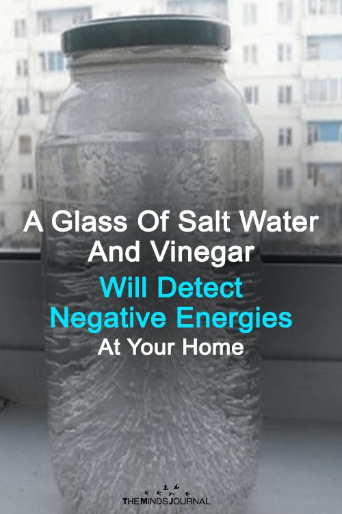 A Glass Of Salt Water And Vinegar Will Detect Negative Energies In Your Home Negative Energy Cleanse, Energy Healing Spirituality, Removing Negative Energy, Energy Cleanse, Herbal Magic, New Energy, House Cleaning Tips, Useful Life Hacks, Household Hacks