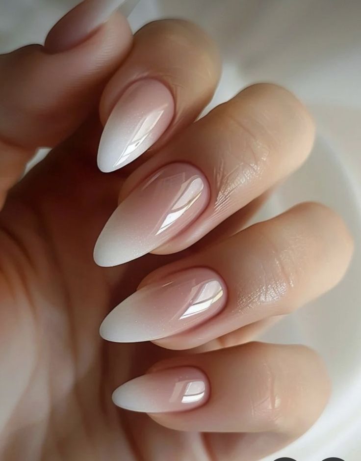 Ombre Neutral Nails, Biogel Nail Designs, Ombré French Nails, French Manicure Ombre, Ombre French Nails, Pedi Ideas, Unghie Sfumate, Nail Art Techniques, Ombre Nail Designs