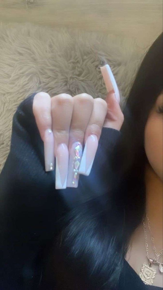 Idee Pasto, Simple Acrylic Nails, Really Cute Nails, Acrylic Nails Coffin Pink, Long Square Acrylic Nails, Bling Acrylic Nails, Gem Nails, Pink Acrylic Nails, Square Acrylic Nails