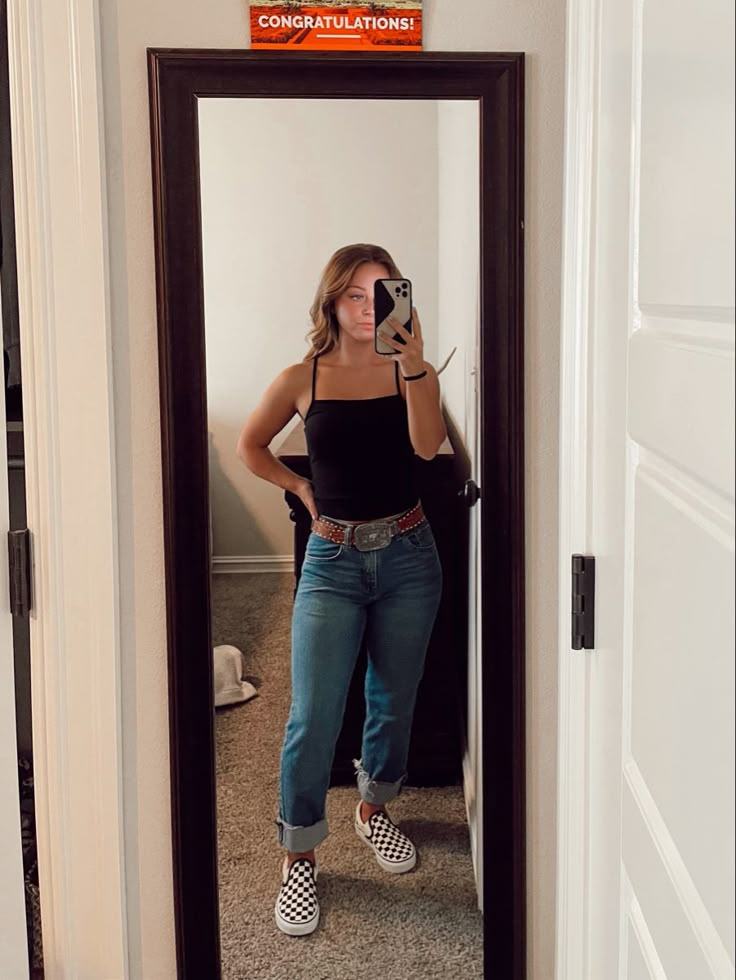 Mom Jeans Outfit Western, Cute Western Outfits For Work, Midsize Western Outfits Summer, Western Outfits With Black Jeans, Western Tank Top Outfit, Cowgirl Hippie Outfits, Causal Western Outfits, Cute Western Outfits Summer, Western Summer Fits