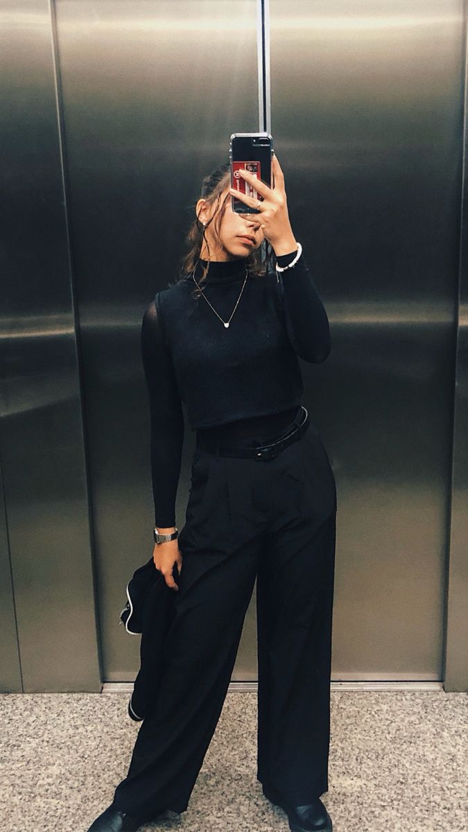 Casual Law School Outfit, All Black Outfit Professional, Business Casual Outfits For Women Black, All Black Business Outfit, Cosmetology School Outfits Black, Beauty School Outfits All Black, Business Casual All Black, Lawyer Fashion Law School Outfits, Cosmology School