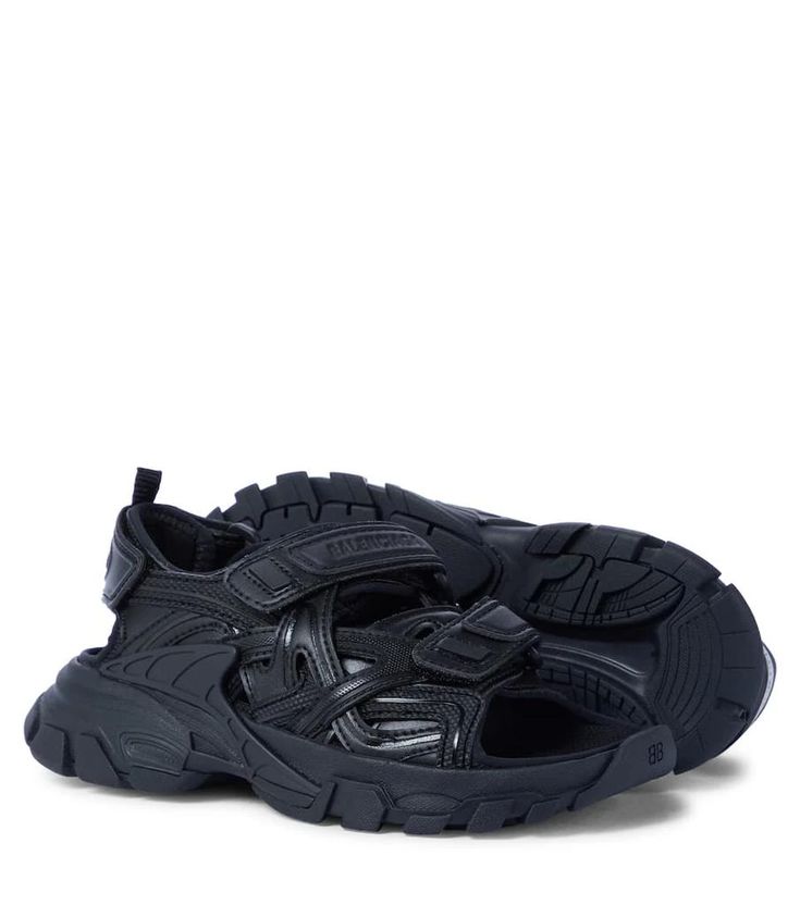 Enjoy a mini-me moment by dressing your little one in these black Track sandals from Balenciaga Kids. Fans of the brand will recognize this trekking-inspired design, whose VELCRO® straps little hands will find easy to get on and off..Toe shape: round open toe.Upper: fabric.Sole: fabric insole, rubber sole.Closure: VELCRO® fastening.Designer color name: Black.Lining: fabric.European sizes.Insole length size 24 = 12,5cm-5'.Insole length size 27 = 15,5cm-6'.Insole length size 31 = 19,5cm-7.5'.Insol Kids Fans, Mini Me, Velcro Straps, Free Kids, Personal Shopping, Lining Fabric, Little One, Open Toe, Rubber Sole