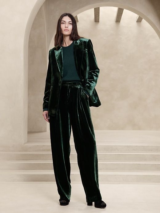 Norte Velvet Pleated Pant | Banana Republic Holiday Fits, Green Velvet Fabric, Pleated Pant, Just Style, Velvet Blazer, Window Shopping, Velvet Pants, Banana Republic Pants, Green Pants