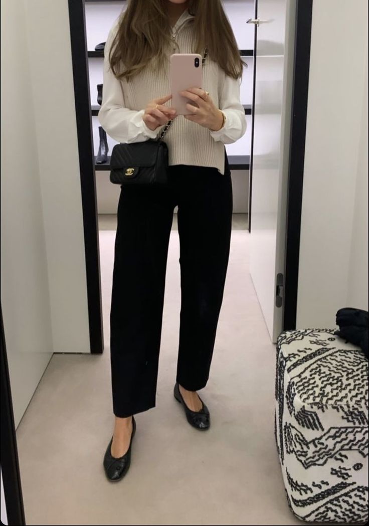 Spring Workwear, Black White Outfit, Casual Chique, Effortless Outfit, Corporate Outfits, Minimal Outfit, Classy Work Outfits, Chic Outfit, Casual Work Outfits