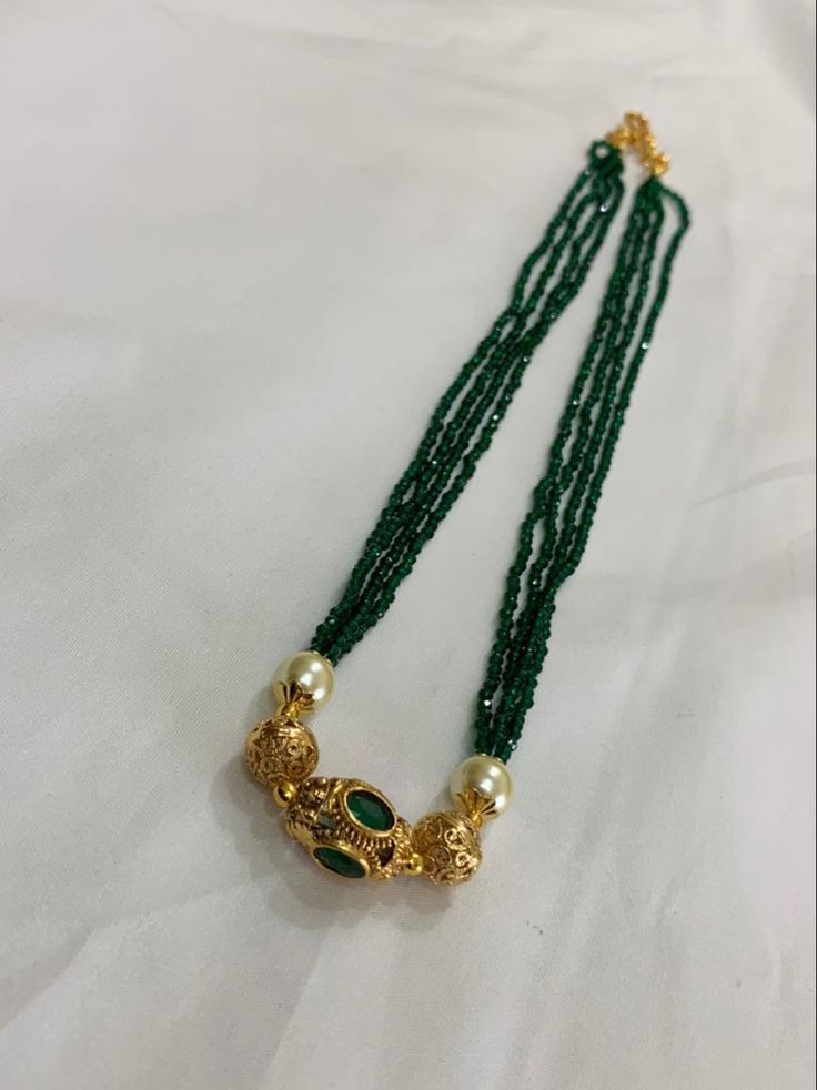 Emeralds Beads Jewellery Indian, Beads Necklace Indian Gold, Beads Jewelry Indian Gold, Pearl Bridal Jewelry Sets, Fashion Jewelry Necklaces Gold, Neck Pieces Jewelry, Antique Necklaces Design, New Gold Jewellery Designs, Gold Earrings Models