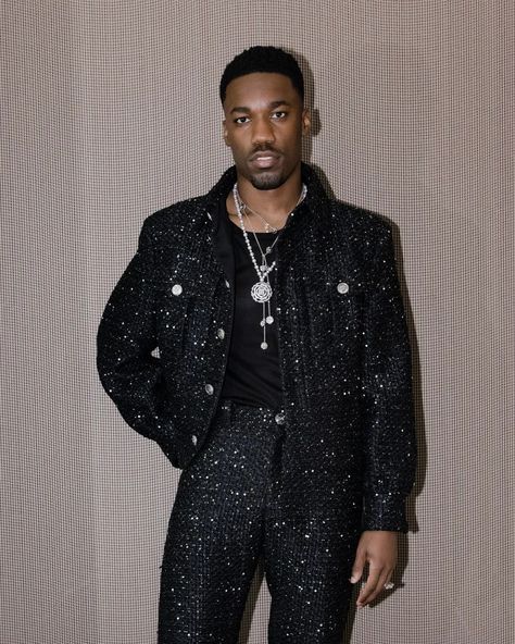 Glitz And Glam Outfit, Beyonce Concert Outfit, Beyonce Concert, Prom Blazers, Chanel Men, Party Outfit Men, Gender Fluid Fashion, Disco Glam, Glam Outfit