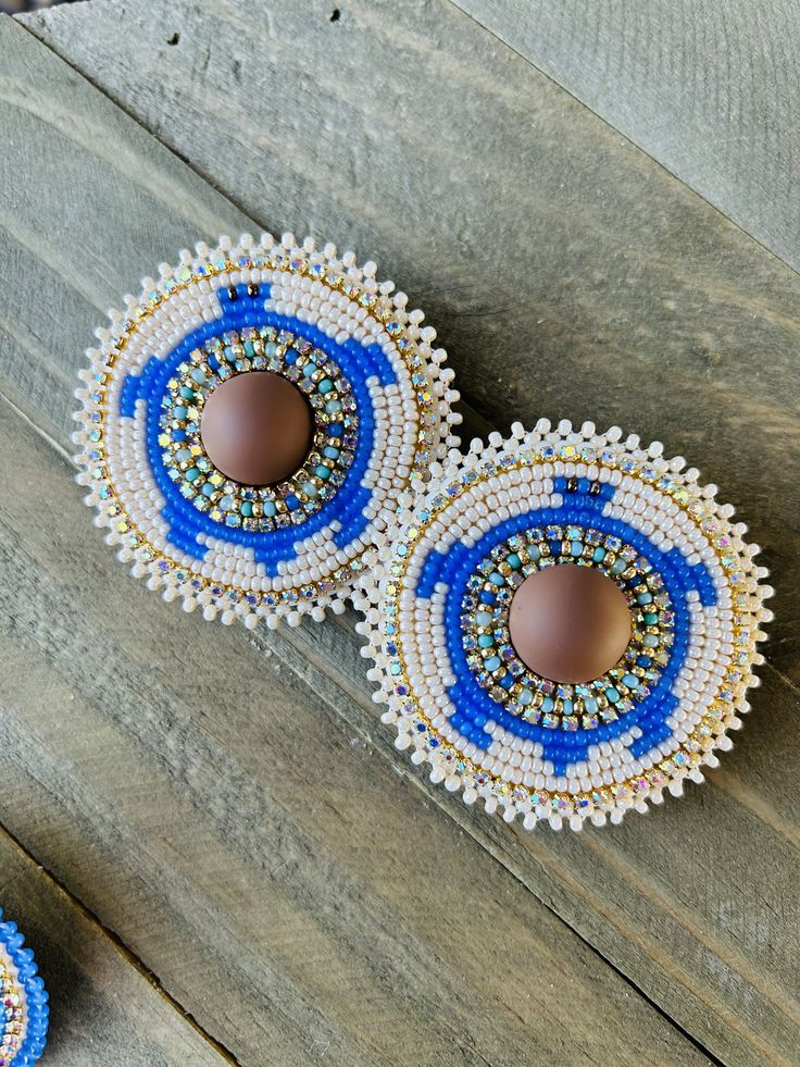 Made with size 11 Czech beads, rhinestone banding & on fingernail posts. Beaded Round Clip-on Earrings, Adjustable Beaded Clip-on Earrings With Round Beads, Beaded Turtle, American Stuff, Bead Bottle, Beaded Stuff, Beaded Earrings Native, Earrings Patterns, Beaded Earrings Diy