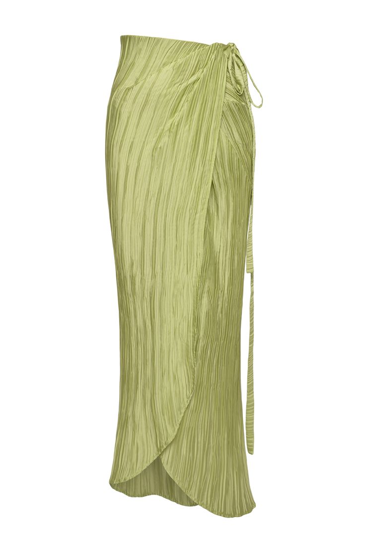 Made from high-quality stretchy fabric, this wrap skirt has an overlap, beautifully draped silhouette detail. Style yours with its Matching Top or you favorite crop top with satin pumps for a sleek evening look. Overlap Skirt, Evening Look, Satin Pumps, Green Skirt, Matching Top, Style Gift, Knit Skirt, Global Fashion, Wrap Skirt