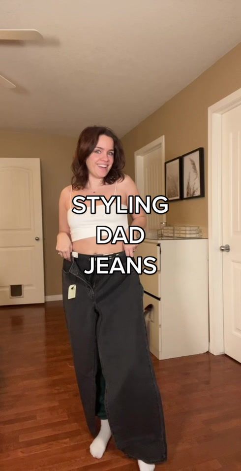 TikTok · Becks Black Baggy Jeans Outfit Women, Dad Jeans Outfit Women Winter, Black Dad Jeans Outfit, Levi’s Baggy Dad Jeans Outfit, Baggy Black Jeans Outfit Winter, Winter Baggy Jeans Outfit, How To Style Black Baggy Jeans, Baggy Dad Jeans Outfit, Black Levi Jeans Outfits