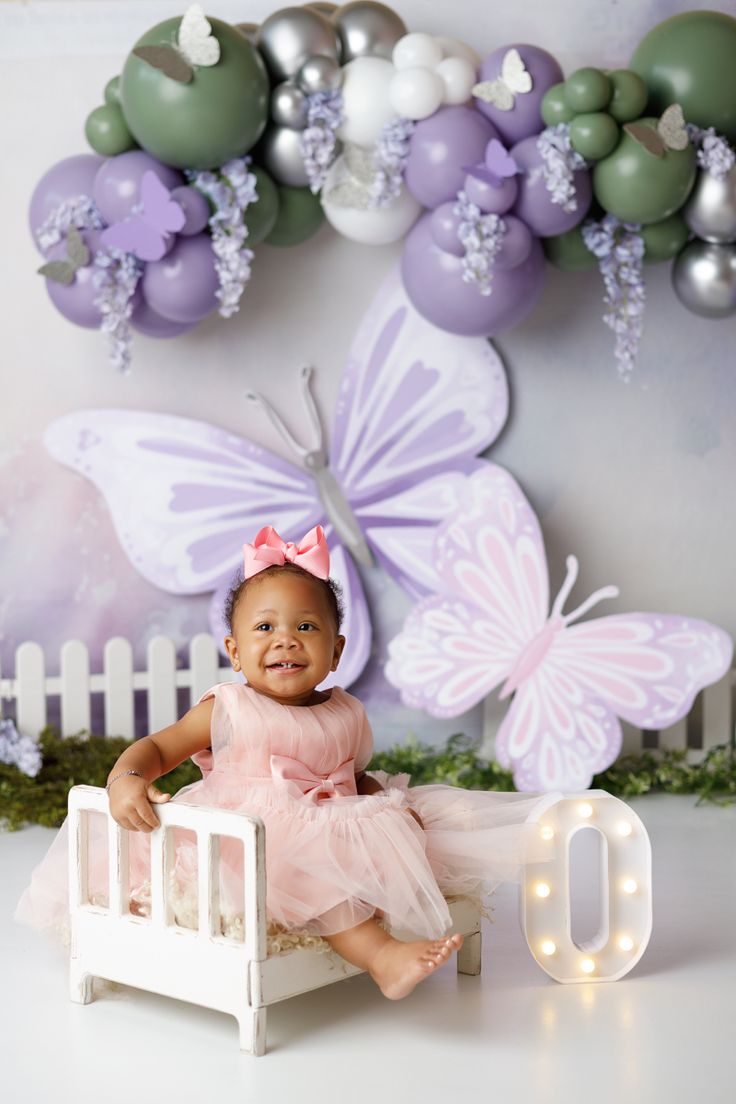 Butterfly 1st Birthday Photoshoot, Butterfly Baby Photoshoot, 1 Birthday Photoshoot, Butterfly Photoshoot Ideas, Baby Reference, Butterfly Photoshoot, Butterfly 1st Birthday, Baby Milestones Pictures, 1st Birthday Photoshoot