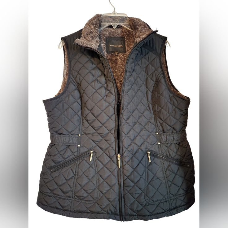 Nwot Perfect For Layering All Year Round, This Multi Quilted Vest Is Great For Indoor Or Outdoor Activities. Modern Quilted Pattern Is Designed For A Flattering Fit And Will Compliment Any Body Shape! Zippered Pockets. Modern Quilting Versatile Use Flattering Sleek Fit Adjustable Back Tabs Modern Quilting, Quilted Pattern, Black Vest, Quilted Vest, Body Shape, Modern Quilts, Outerwear Women, Body Shapes, Outdoor Activities