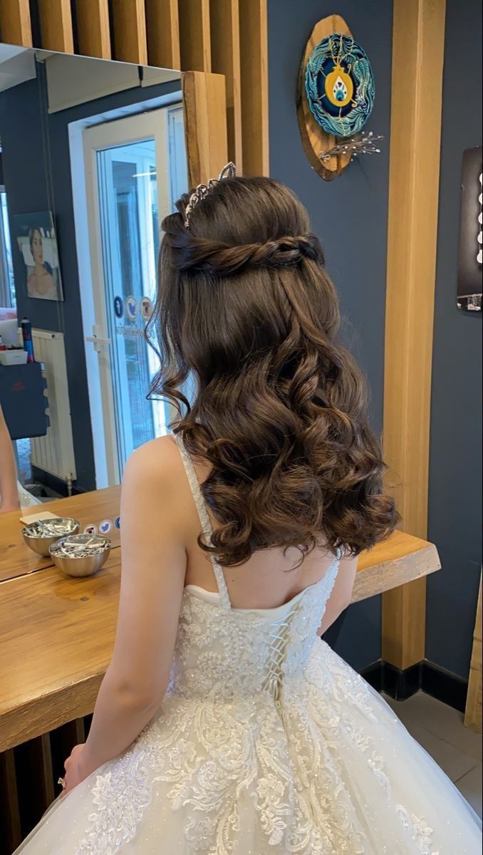 Natural Wedding Hairstyles, Dresses Lavender, Hairstyles Homecoming, Short Homecoming Hair, Quinceanera Hairstyles, Quince Hairstyles, Homecoming Hairstyles Updos, Dresses Quinceanera, Homecoming Hair Down