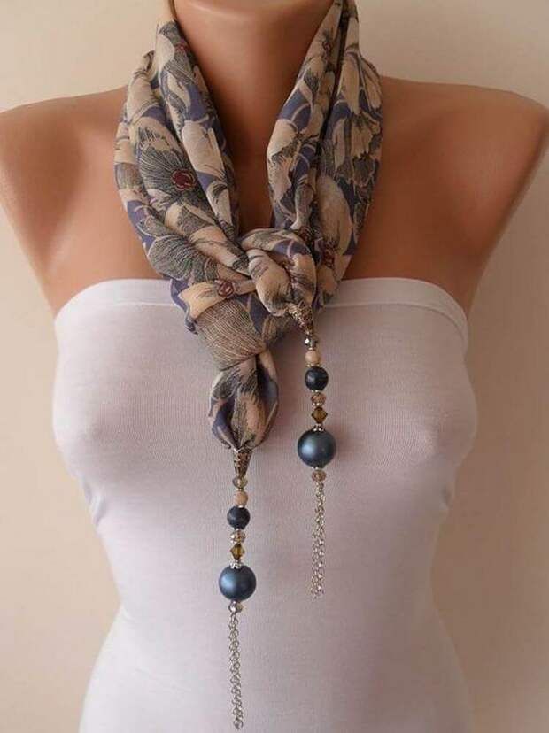 Scarves Diy, Beige Jewelry, Beaded Scarf, Diy Scarf, Scarf Necklace, Fabric Necklace, Lace Scarf, Scarf Tying, Scarf Jewelry