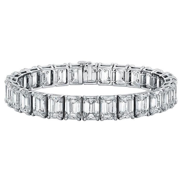 an exquisite 27 carat emerald cut diamond bracelet Gold Chain Bracelets, Platinum Bracelet, Bracelet Tennis, Antique Bracelets, Classic Bracelets, Diamond Tennis Bracelet, Emerald Cut Diamond, Chain Bracelets, Fine Jewels