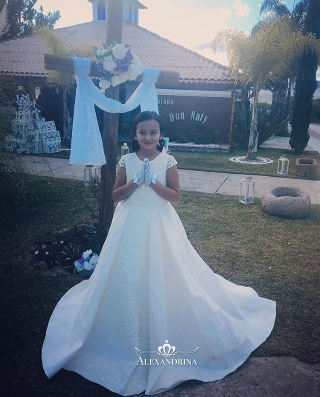 Beautiful flower girl dresses / dress /party / birthday /weddimg dresses #flowergirl #peageantgirl #flowergirls #princessdress #daminha #flowergirldress #flowergirldresses #minibride #firstcommunion #firstcommuniondress #weddinggown #weddingdress #weddingday #weddingideas #weddingdecor #wedding #promdress #pageantdress #hochzeit #braut #bride #bridalgown #bridaldress #tulldress Ball Gown With Lace Sleeves And Fitted Bodice, Lace Ball Gown For Confirmation With Lace Bodice, White Lace First Communion Dress For Debutante Ball, First Communion Lace Ball Gown Wedding Dress, Lace Ball Gown For Ceremonies, Pearl Embroidered Organza Dresses For Ceremony, Confirmation Ball Gown With Lace Bodice, Lace Ball Gown For Confirmation, Fitted Lace Bodice Ball Gown For Confirmation