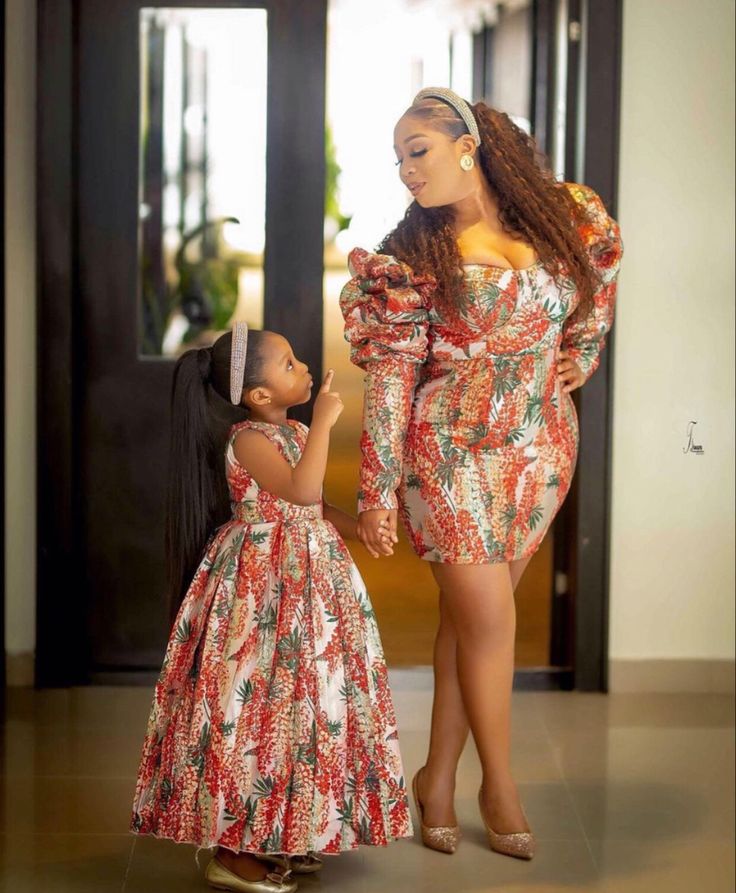 Birthday Shoots, Mommy And Me Dress, Daughter Fashion, Mother Daughters, Ankara Dress Designs, Mom Daughter Outfits, African Party Dresses, Daughter Outfits, Mother Daughter Fashion