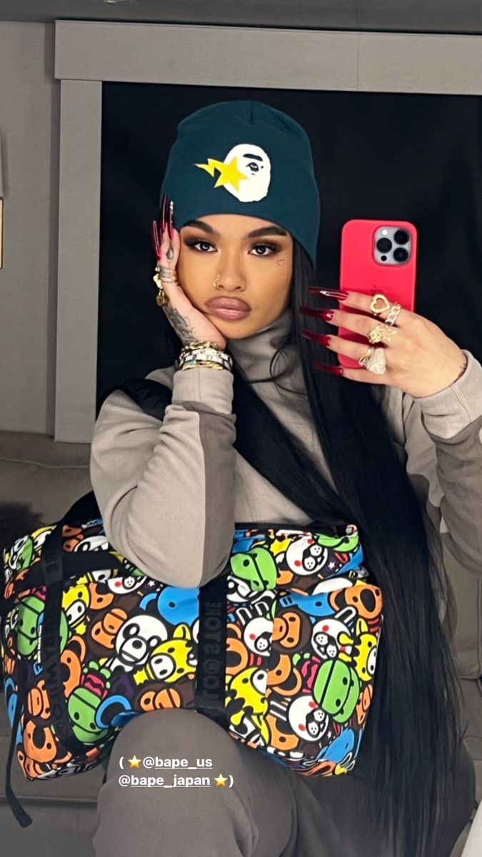 india love. Lv Slides Outfit, India Love Outfits Fashion, Westbrook Outfits, Insta Baddie Outfits, Black Bratz Doll, Bra Outfit, India Westbrooks, Beanie Outfit, India Love