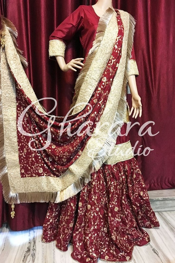 Red gharara.. Gharara Bridal Wedding Bride, Bridal Garara Design Nikah Red, Kimkhab Gharara For Bride, Dulhan Garara Dress, Bridal Garara Design Nikah, Chatapati Gharara Pakistani Bridal, Kimkhab Gharara Design, Ghrara Design Pakistani, Red Gharara Bridal