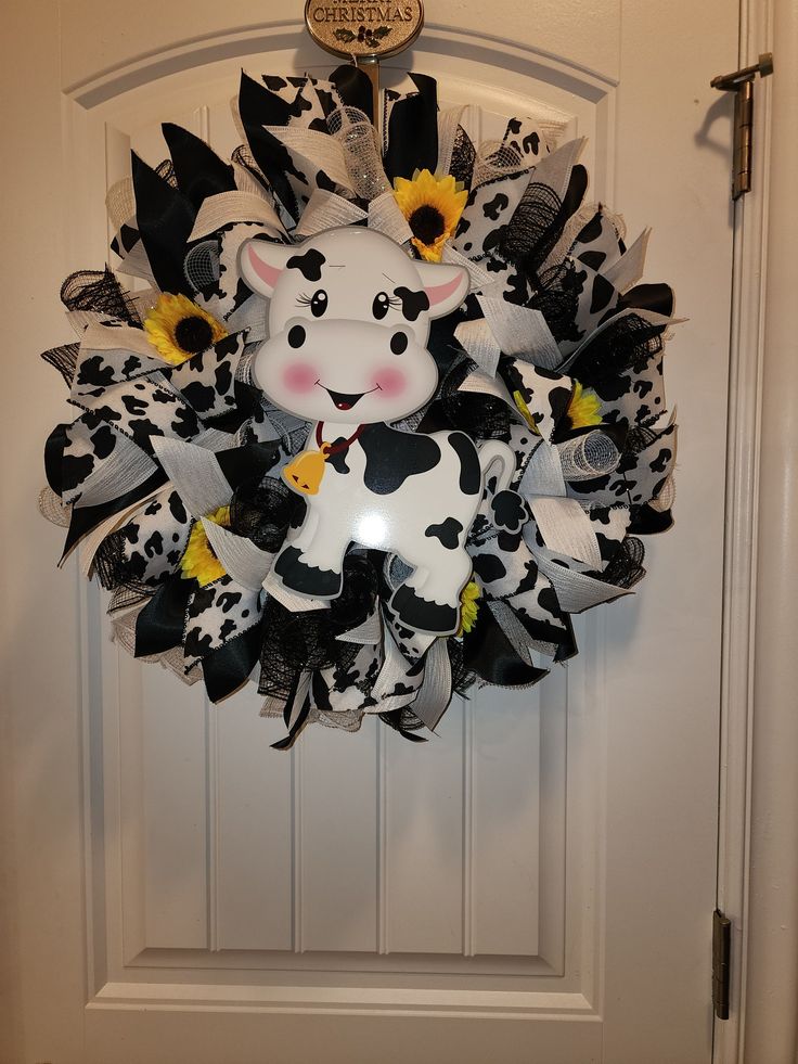 14inch cow wreath Cow Wreath Diy, Cow Wreath Ideas, Cow Wreaths For Front Door, Cow Wreaths, Cow Wreath, Baby Wreath, Farm Nursery, White Cow, Western Decor