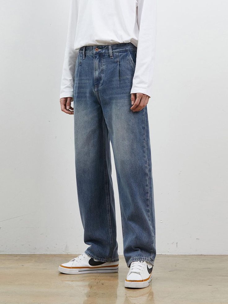 Composition : DENIM/ COTTON 100%Country of Origin : CHINA Urban High Rise Denim Bottoms, Straight Denim Blue Pants, Casual Denim Pants With Five Pockets, Casual Straight Denim Jeans, Casual High Waist Rigid Denim Bottoms, Casual Blue Rigid Denim Bottoms, Straight Denim Blue Jeans With Pockets, Relaxed Fit Rigid Denim Blue Bottoms, Light Wash Straight Denim Jeans