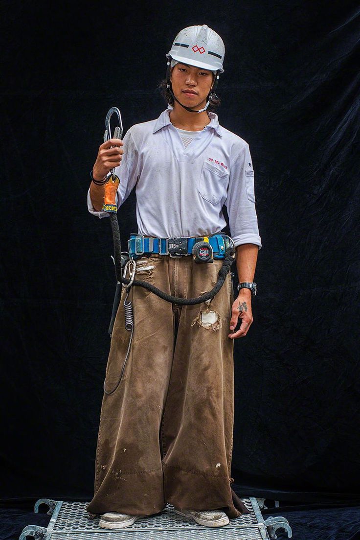 Nikkapokka Pants, Japanese Construction, Dock Worker, Workwear Aesthetic, Japanese Workwear, Tobi Pants, Japanese Uniform, Construction Workers, Work Uniforms