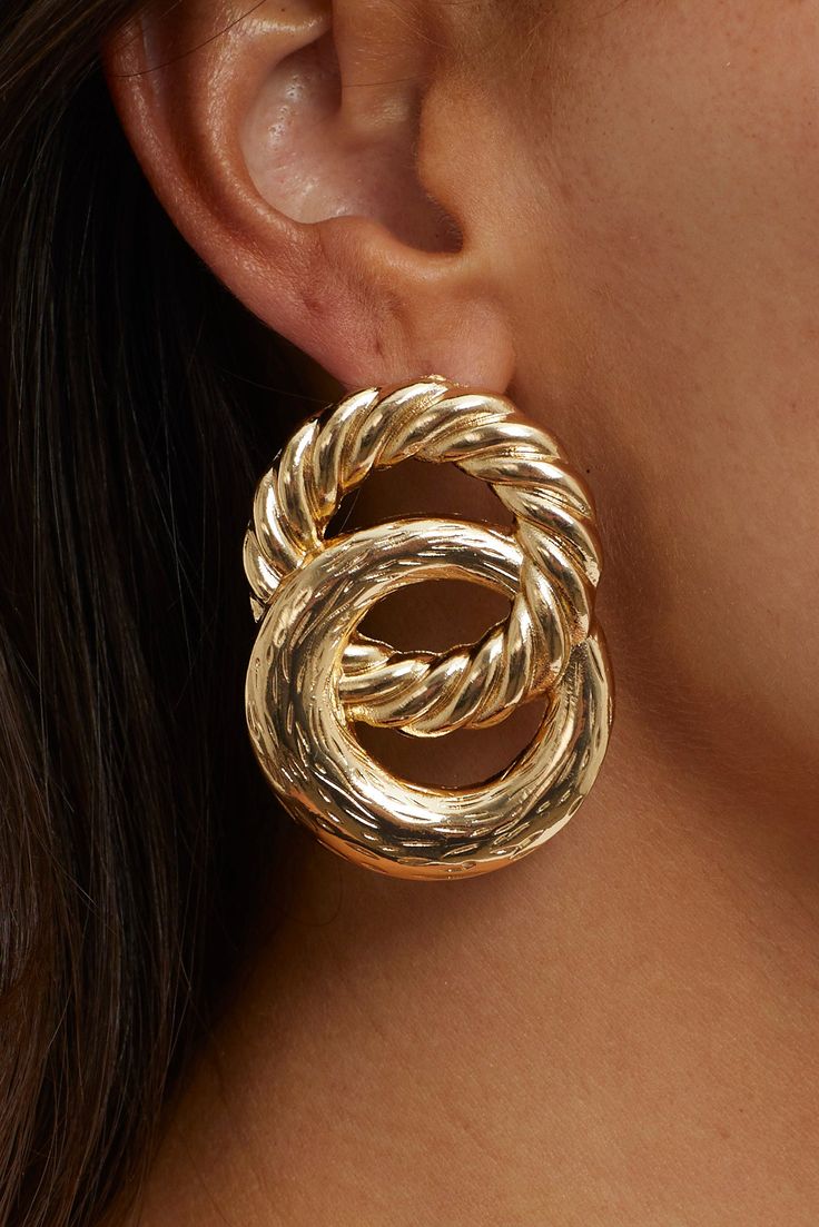 Myrah Large Double Circle Earrings Gold by Selfie Leslie Big Earrings Statement, Earring Stacks, Large Gold Earrings, Large Statement Earrings, Earrings Aesthetic, Earring Trends, Gold Diamond Earrings, Earrings Stud, Big Earrings