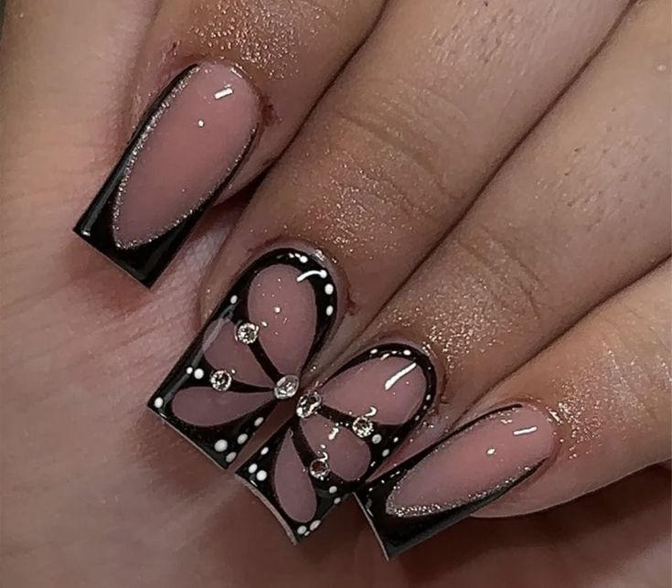 Colorful Nails, Her Nails, Black Nail, Butterfly Nail, Girls Nails, Stick On Nails, Square Acrylic Nails, Short Acrylic Nails, Nail Arts