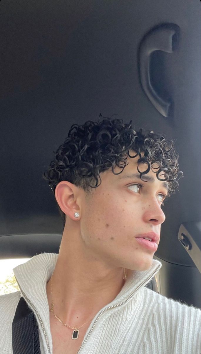 Old Money Curly Hair Men, Old Money Curly Hair, Undercut Curly Hair, Long Curly Hair Men, Mens Hairstyles Curly, Men's Curly Hairstyles, Mens Haircuts Short Hair, Haircut Inspo, Men Haircut Curly Hair