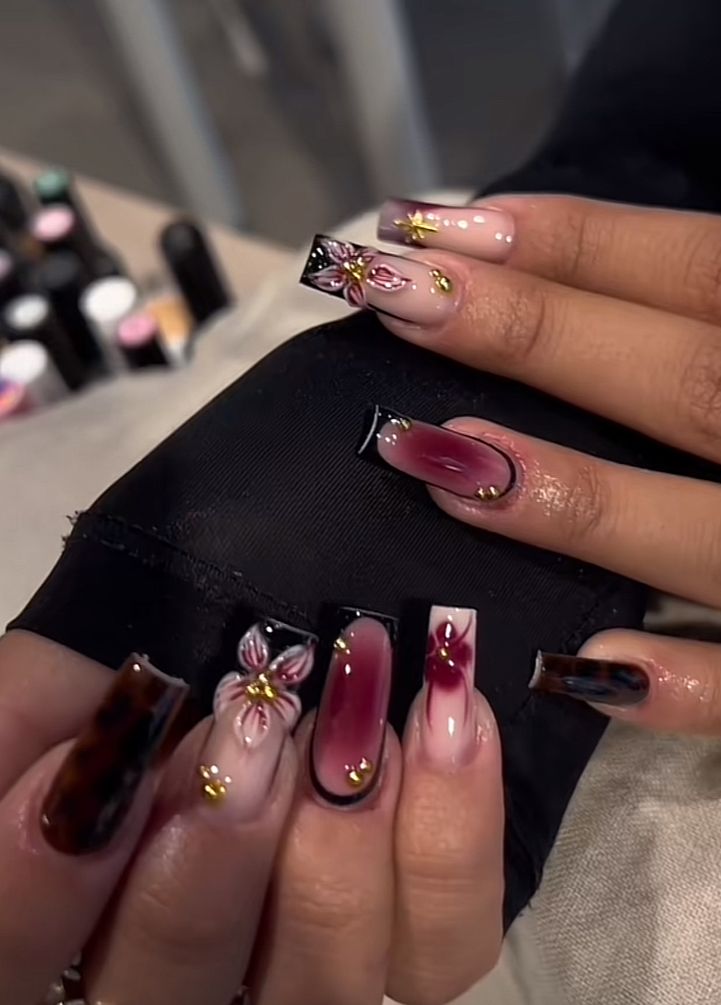 New Year Nails Ideas Square, Short Cute Holiday Nails, 20 Birthday Nails Designs, Esthetician Nail Ideas, New Years Nails Dark, Nails Gel X Designs, Baddie New Years Nails, Photos To Show Off Nails, Fem Masc Matching Nails