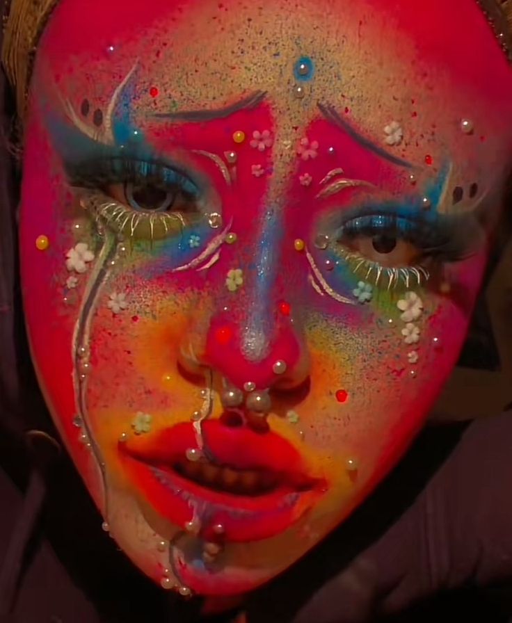 Crazy Colorful Makeup, Clowncore Makeup Male, Creative Full Face Makeup, Insane Makeup Looks, Weird Core Makeup, Colorful Alt Makeup, Face Paint Makeup Ideas, Cool Make Up, Artistry Makeup Looks