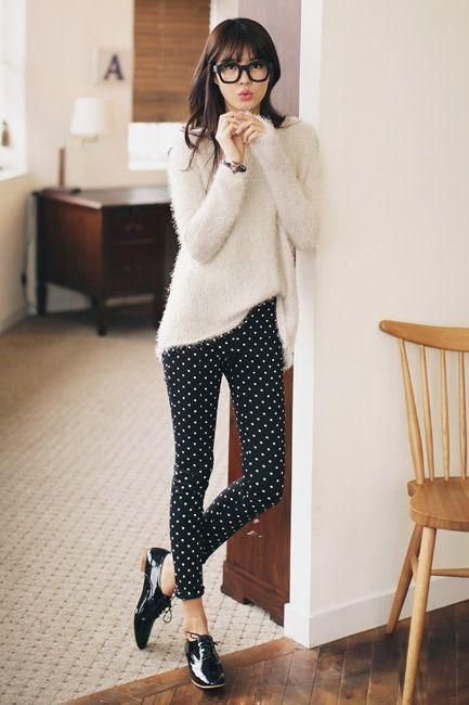 oxford zapatos Oxford Outfit, Oxfords Outfit, Oxford Shoes Outfit, Fashion Network, Polka Dot Pants, Elegante Casual, Outfit Jeans, Geek Chic, Mode Vintage